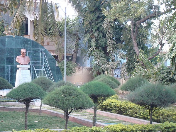 எங்குள்ளது