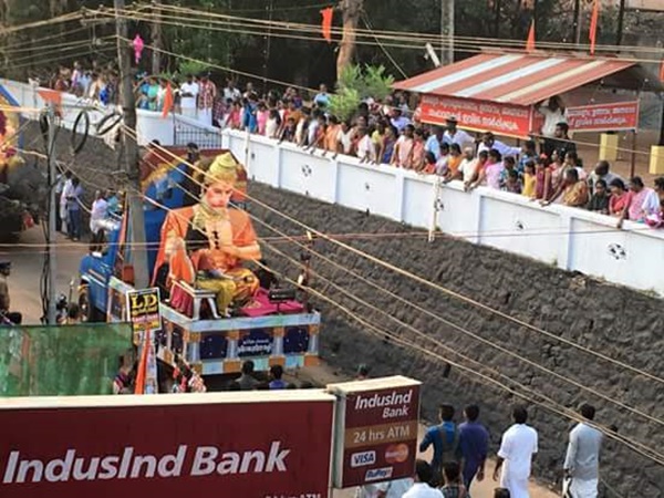 பக்தர்கள் கூட்டம் பக்தர்கள் கூட்டம்