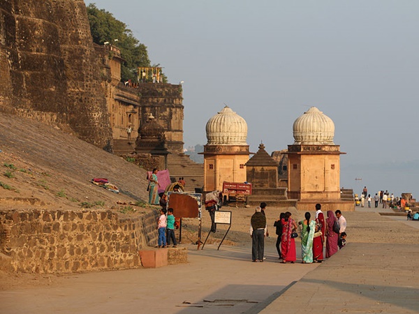  விழாக்களும் கொண்டாட்டங்களும்