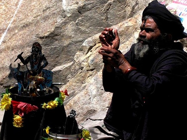 சாதுக்களைக் காண்போம் வாருங்கள் சாதுக்களைக் காண்போம் வாருங்கள்
