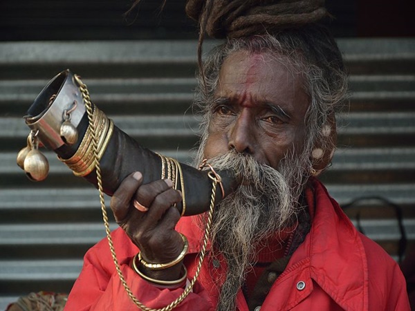 சாதுக்களைக் காண்போம் வாருங்கள் சாதுக்களைக் காண்போம் வாருங்கள்