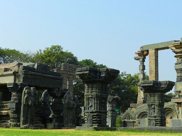 நுணுக்கமான சிற்பம்