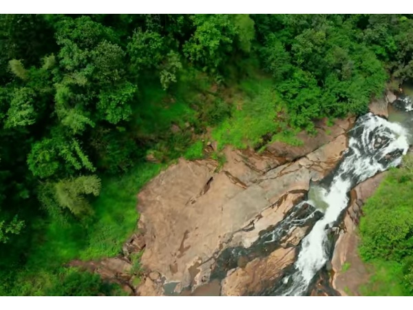  நெடுங்கண்டம் மலை