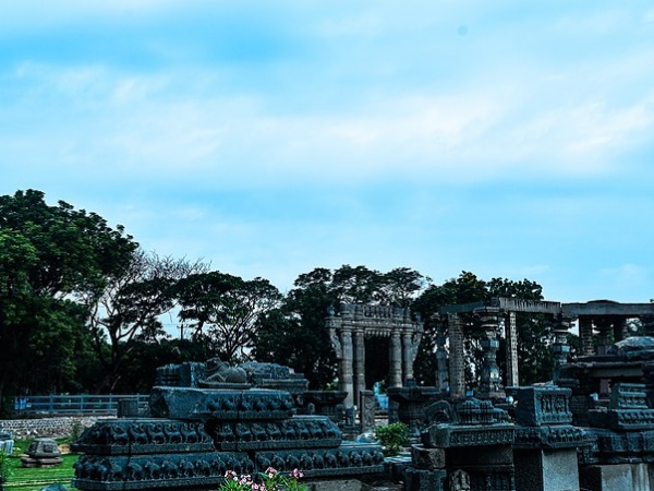  சுவர்ச்சிற்பங்கள்