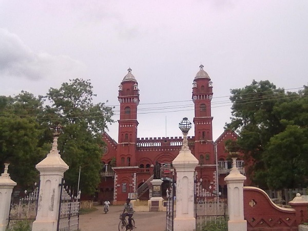 முக்கியமாக காணவேண்டிய சுற்றுலாத் தளங்கள்