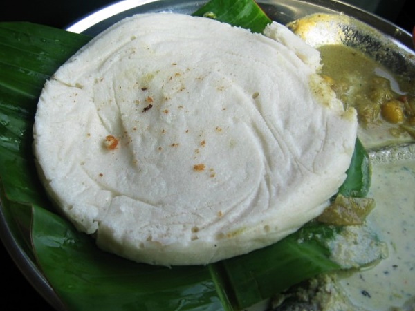 தட்டே இட்லி தட்டே இட்லி