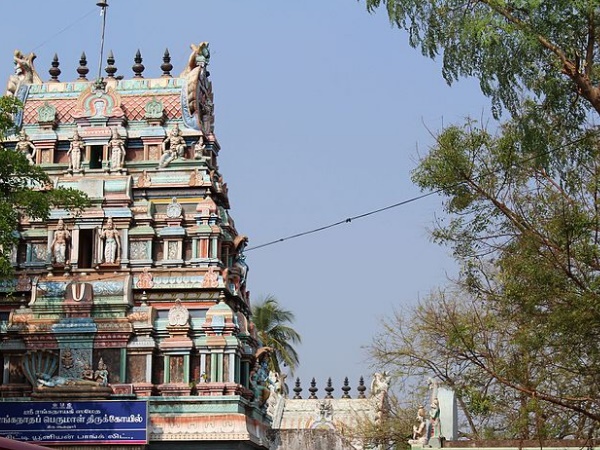 ஆண்டளக்கும் அய்யன் கோவில்