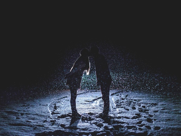 2 சுற்றுலா பயணிகள்