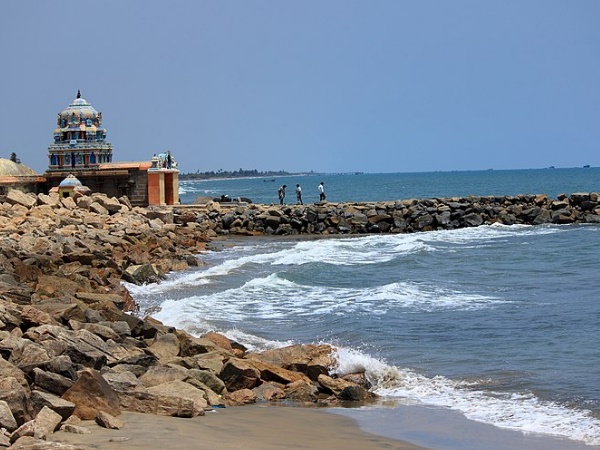 டச்சுக்கோட்டையின் அழகிய புகைப்படங்களைக் காணுங்கள்