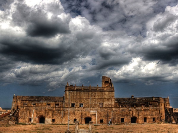 டச்சுக்கோட்டையின் அழகிய புகைப்படங்களைக் காணுங்கள்