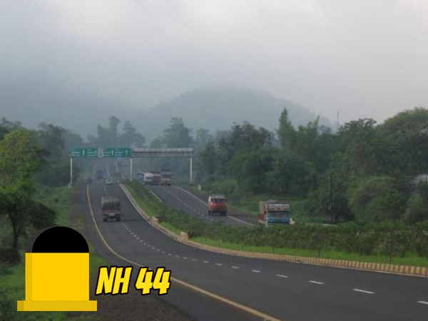 இந்தியாவின் மிக நீளமான ஒற்றை சாலை