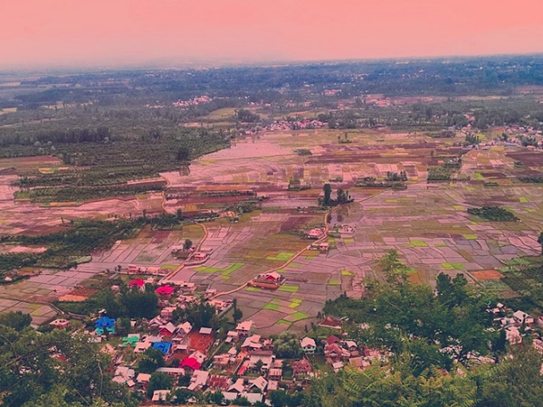 பரமுல்லாவின் முக்கியச் சுற்றுலாத் தலங்கள் பரமுல்லாவின் முக்கியச் சுற்றுலாத் தலங்கள்