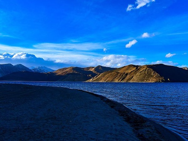 கட்டுப்பாடுகள் நிறைந்த இடம்