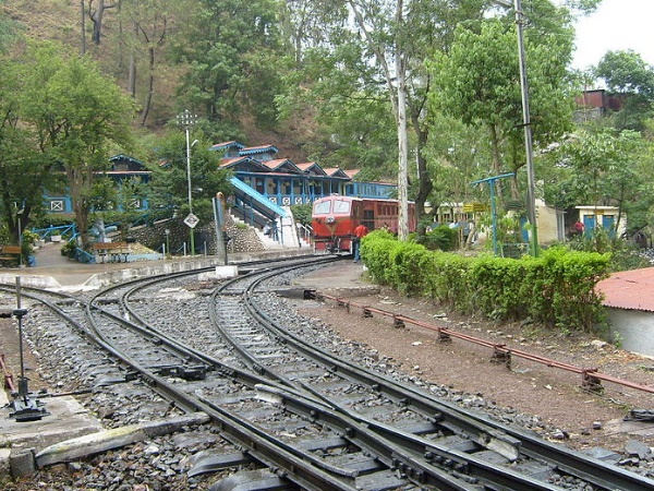 நேர்ப்பாதையில் அமைந்துள்ள சுரங்கப்பாதை