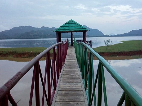 தனித்துவம் வாய்ந்த கடற்கரை!! 