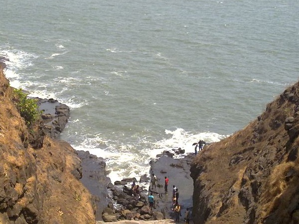 ஹரிஹரேஷ்வர் பீச் 