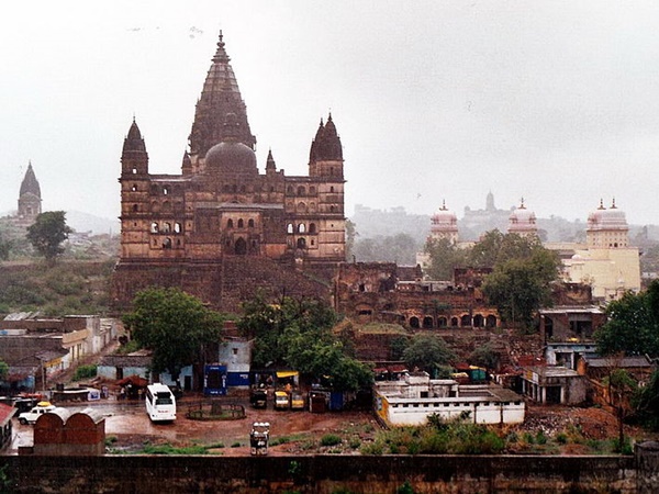 ஓர்ச்சா சுற்றுலா - ஈர்க்கும் இடங்கள், செய்யவேண்டியவை மற்றும் எப்படி அடைவது