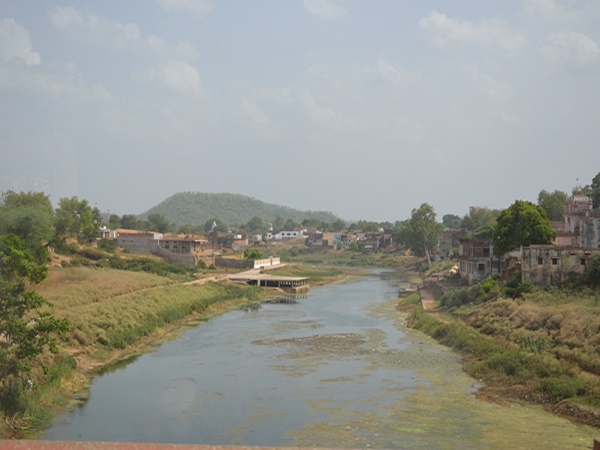 சட்னா சுற்றுலா - ஈர்க்கும் இடங்கள், செய்யவேண்டியவை மற்றும் எப்படி அடைவது