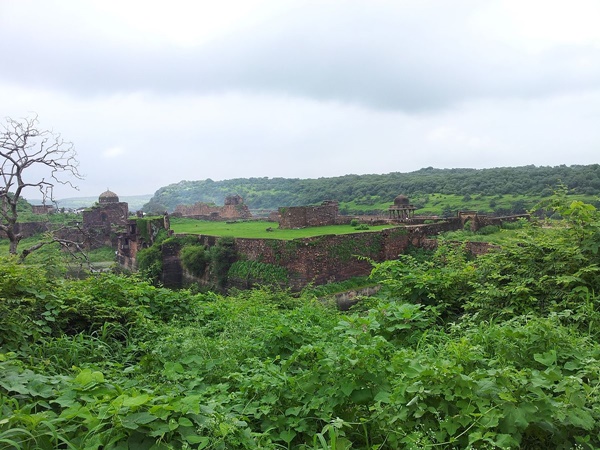 சவாய் மாதோபூர் - ஈர்க்கும் இடங்கள், செய்யவேண்டியவை மற்றும் எப்படி அடைவது 