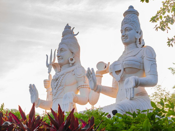 கடற்கரையைச் சுற்றியுள்ள விஷயங்கள் கடற்கரையைச் சுற்றியுள்ள விஷயங்கள்