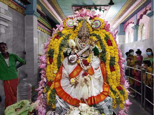 கோவிலில் கொண்டாடப்படும் திருவிழாக்கள் கோவிலில் கொண்டாடப்படும் திருவிழாக்கள்