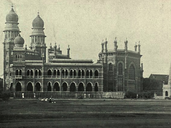 மாற்றம் செய்யப்பட்ட லோகோ