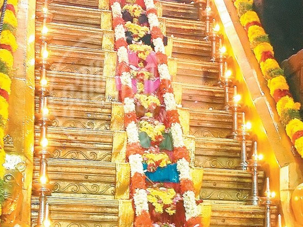 பரசுராமன் எழுப்பிய படிகள் மற்றும் சிலை பரசுராமன் எழுப்பிய படிகள் மற்றும் சிலை