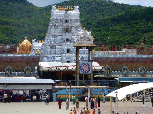 அதிக நேரம் குடவுனில் அடைபடும் சர்வ தரிசன பக்தர்கள்