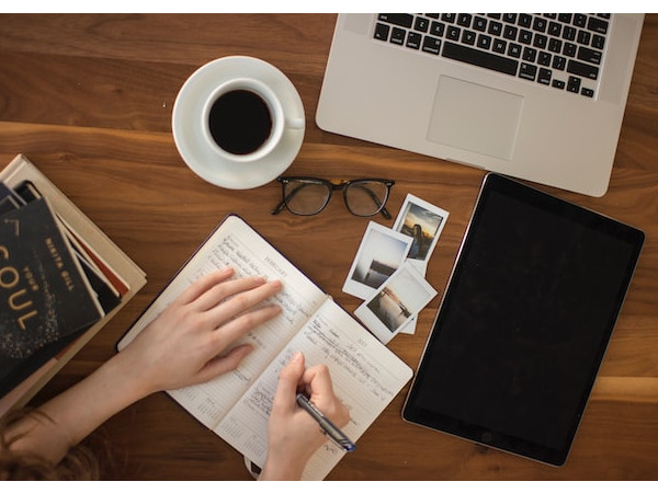 பிப்ரவரி 2023 இல் விடுமுறை தினங்கள்