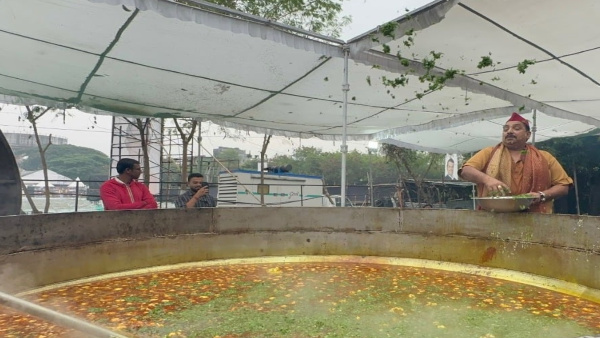 halwatobedistributedasprasadamatrammandir1