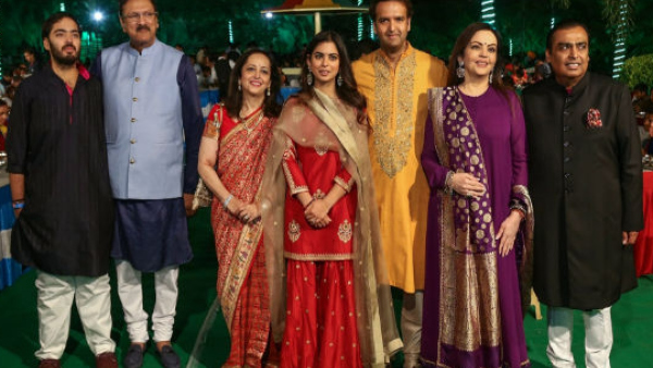 ishaambaniandanandpiramal1
