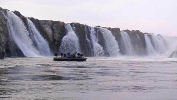 hogenakkal1 waterfalls