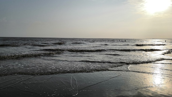 Dumas beach