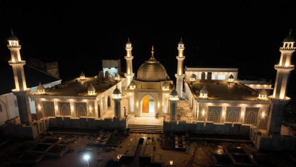 Taj Mahal is located in Tamil Nadu