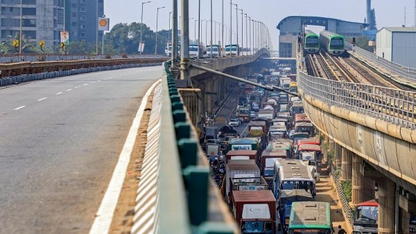 17elevatedcorridorsasatrafficsolution 17elevatedcorridorsasatrafficsolution