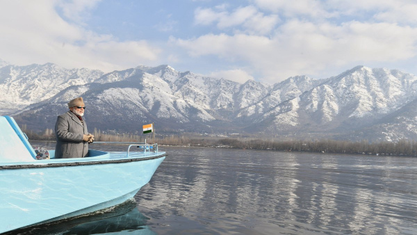 Floating Market of Thailand - Dal Lake Kashmir