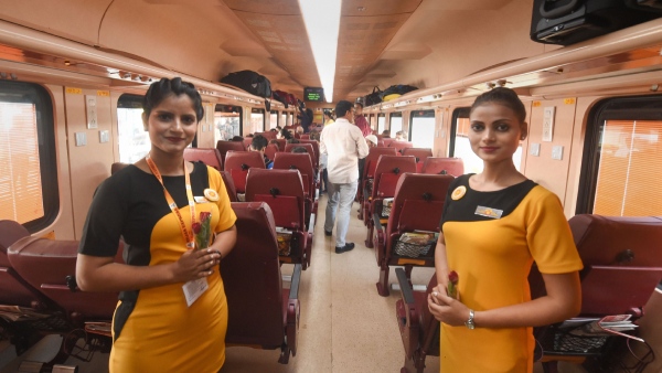 7 Indian train snacks