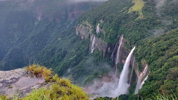 Nohkalikai Falls