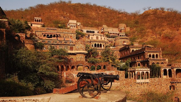 Neemrana Fort