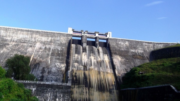 Sholayar Dam