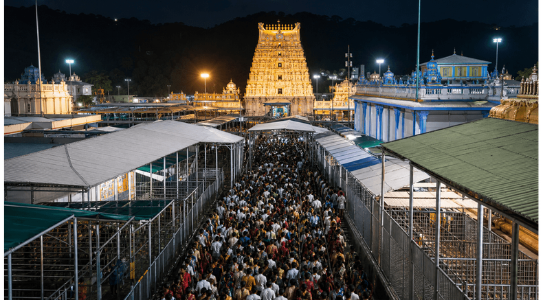 తిరుమలలో భారీ రద్దీ.. దర్శనానికి 30 గంటల నిరీక్షణ! భక్తులు వెళ్లే ముందు ఈ విషయాలు తప్పక తెలుసుకోండి