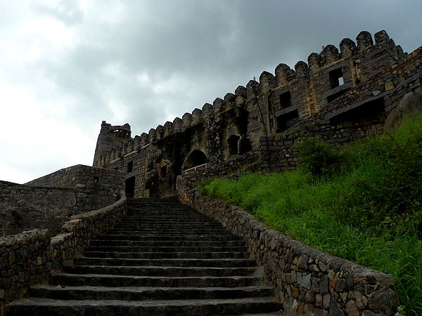 హైదరాబాద్ అద్భుత ప్రదేశాలు !