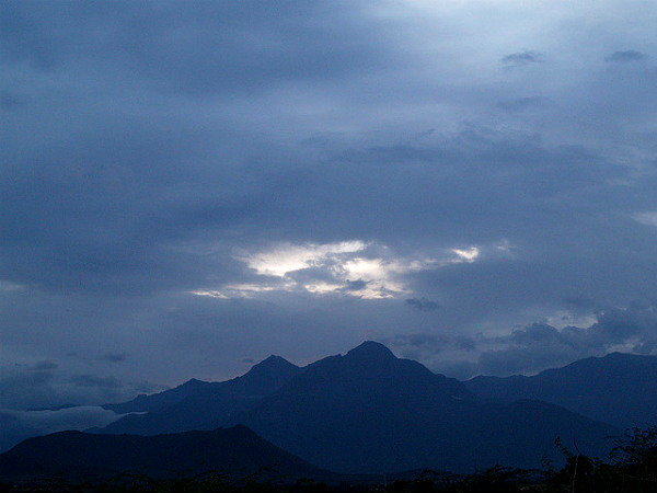 టూర్ ప్రోగ్రాం హైదరాబాద్ - కూర్గ్ - ఊటీ - మైసూరు - హైదరాబాద్ 