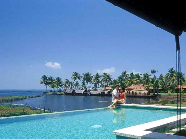 మూడ్ ఇచ్చే ముద్దుల రిసార్ట్ లు