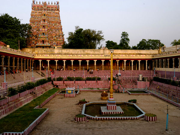 మదుర మీనాక్షి దేవాలయ సందర్శన 