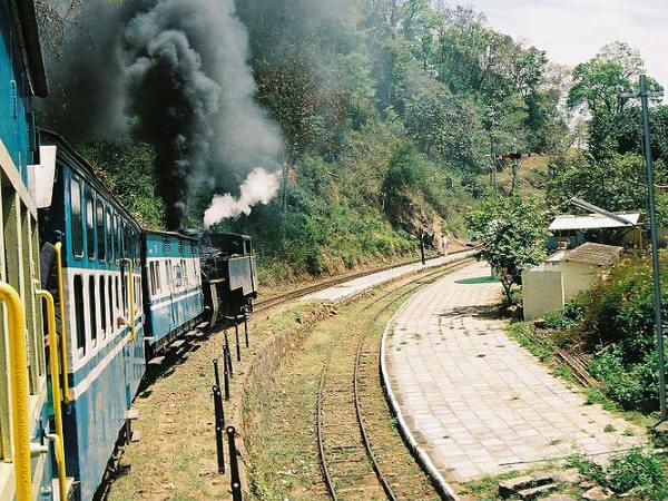  టాయ్ ట్రైన్ ఆనందాలు ! 