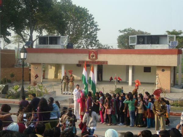 పాకిస్తాన్ భూబాగంపై నడక 