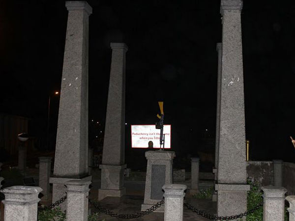 విగ్రహాలు, స్మారకాలు