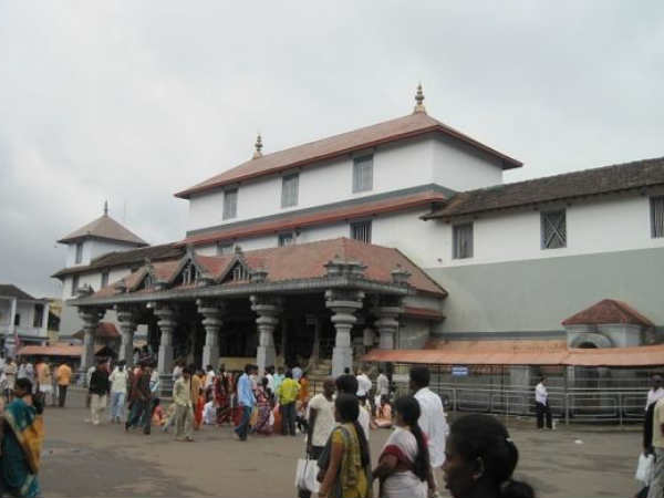 చెక్కతో నిర్మాణాలు 