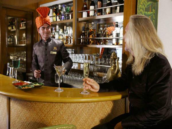 ఇది రైలా ...రాజ భోగాల మహాలా ?